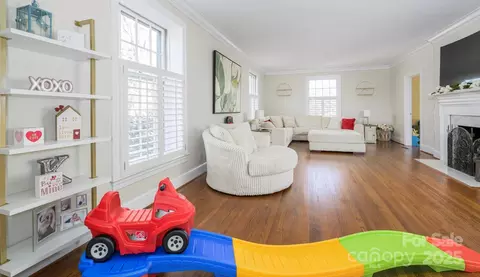 Living - 610 2nd Nw Ave NW, Conover, NC 28613 photo 1 of 4