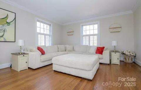Living - 610 2nd Nw Ave NW, Conover, NC 28613 photo 3 of 4