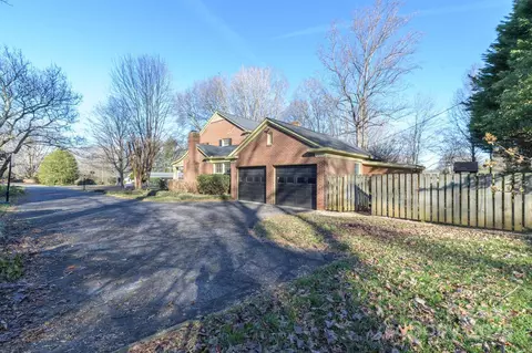 Exterior - 610 2nd Nw Ave NW, Conover, NC 28613 photo 4 of 10
