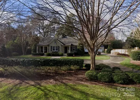 1222 Cedar Ln, Charlotte, NC 28226