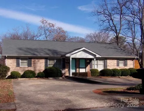 143 Big Springs Ave, Forest City, NC 28043