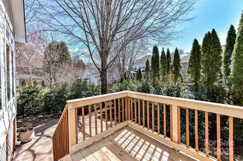 Exterior - 319 Ohenry Ave, Davidson, NC 28036 photo 5 of 9