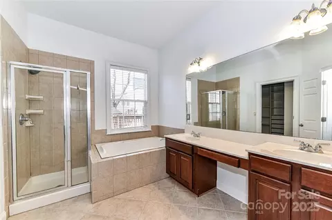 Bath - 319 Ohenry Ave, Davidson, NC 28036 photo 1 of 3