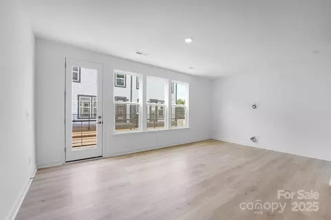 Living - 707 Hoke Ln, Davidson, NC 28036 photo 1 of 2