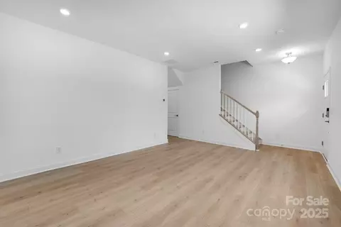 Living - 707 Hoke Ln, Davidson, NC 28036 photo 2 of 2
