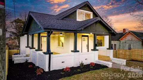 49 8th Se St SE, Hickory, NC 28602