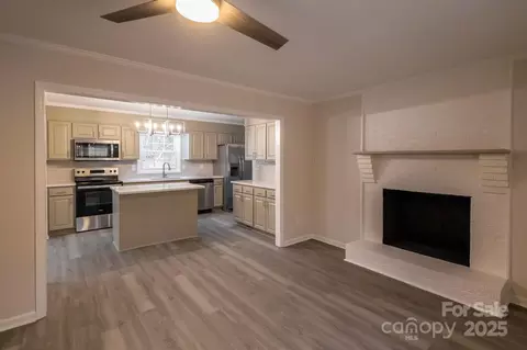 833 E Chestnut St, Stanley, NC 28164 photo 8