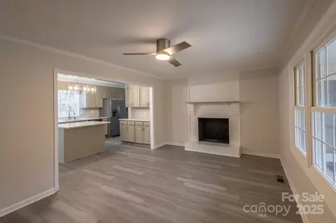 833 E Chestnut St, Stanley, NC 28164 photo 7
