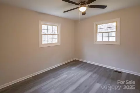 833 E Chestnut St, Stanley, NC 28164 photo 17