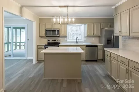 833 E Chestnut St, Stanley, NC 28164 photo 5
