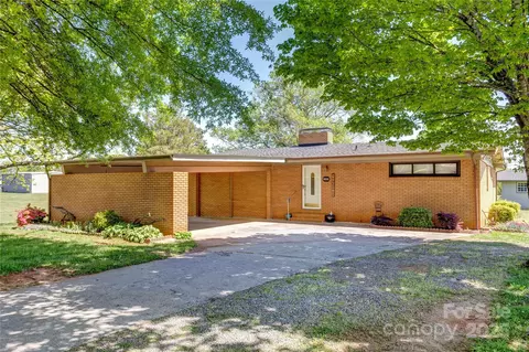 2004 Grandhaven Dr, Concord, NC 28027