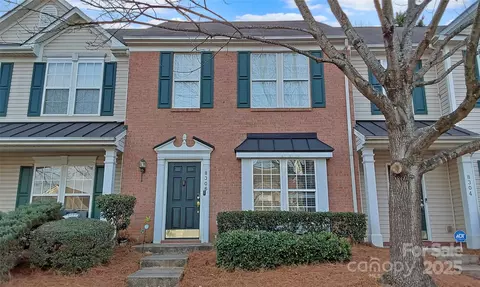 8306 Shinkansen Dr, Charlotte, NC 28213