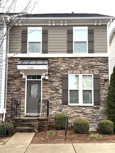 11724 Blessington Rd, Huntersville, NC 28078