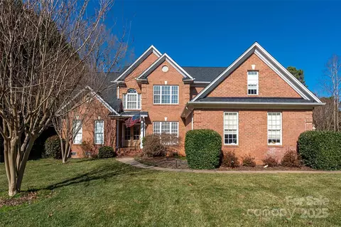 1005 Antioch Woods Ln, Matthews, NC 28104