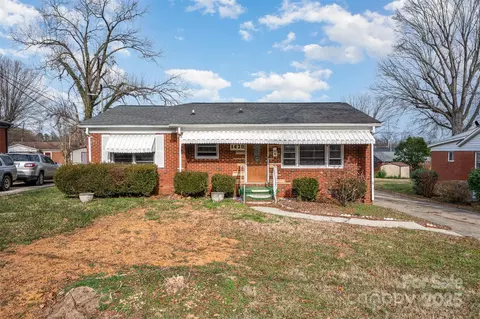 1438 Waddell St, Charlotte, NC 28216