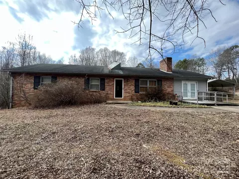 4133 Gatewood Dr, Hudson, NC 28638