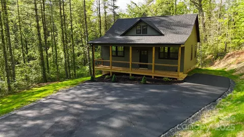 60 Country Cove Ct, Leicester, NC 28748