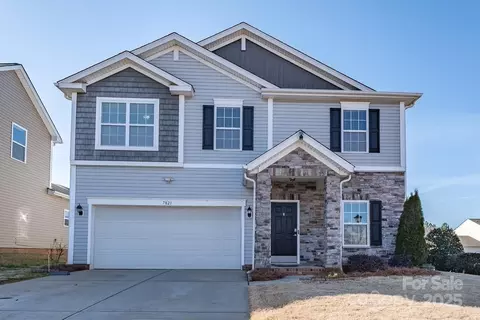7821 Hereford St, Charlotte, NC 28213