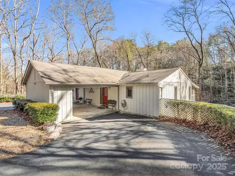 219 Huntington Rd, Lake Lure, NC 28746