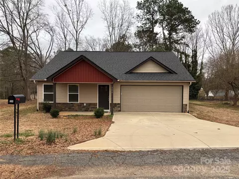 204 E Turner St, Landrum, SC 29356