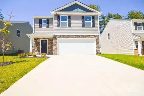 37 Lillian Ln, Hendersonville, NC 28792