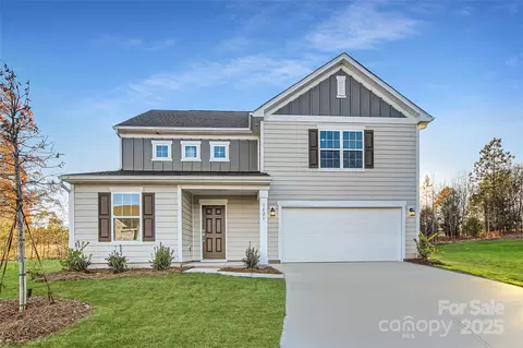 1621 Cannonball Ln, Bessemer City, NC 28016