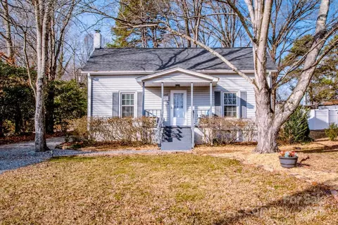 243 E Catawba Ave, Mooresville, NC 28115