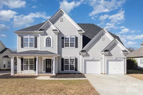 132 Elizabeth Hearth Rd, Mooresville, NC 28115