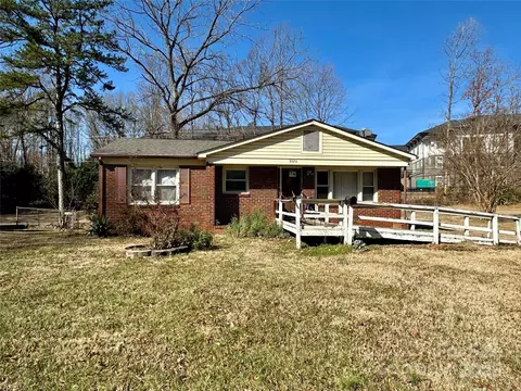3520 Carlyle Dr, Charlotte, NC 28208