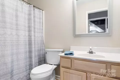 Bath - 449 Doves Crest Ct, Stanley, NC 28164 photo 2 of 2