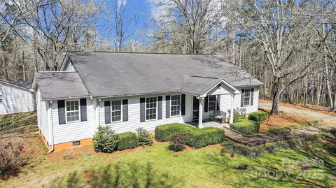 7921 Fairmont Dr, Waxhaw, NC 28173