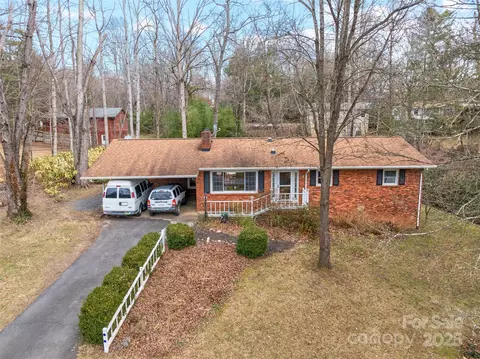 526 Azalea Ave, Black Mountain, NC 28711