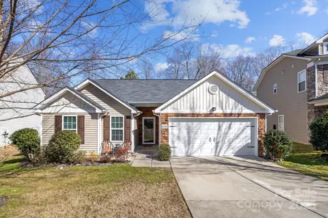 8218 Deodora Cedar Ln, Charlotte, NC 28215