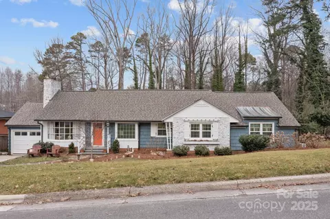 390 N Oakwood Dr, Statesville, NC 28677