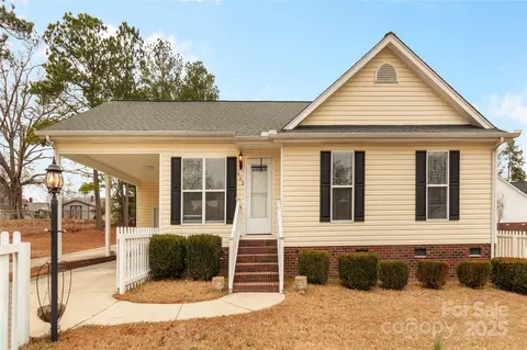 602 Woodland Dr, Kershaw, SC 29067