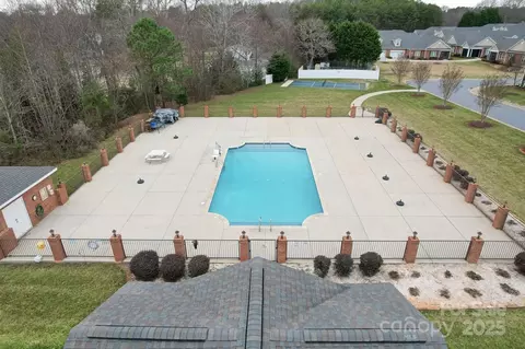 Exterior - 2008 Surefire Ct, Denver, NC 28037 photo 4 of 6