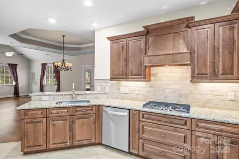 Kitchen - 2008 Surefire Ct, Denver, NC 28037 photo 1 of 3
