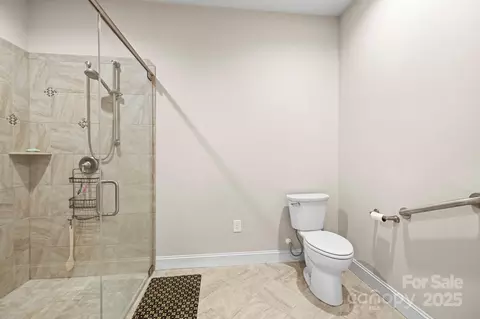 Bath - 2008 Surefire Ct, Denver, NC 28037 photo 2 of 4