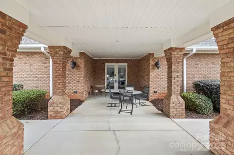 Exterior - 2008 Surefire Ct, Denver, NC 28037 photo 3 of 6