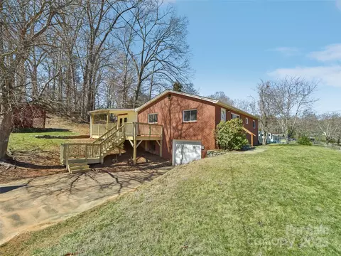 45 Hookers Gap Rd, Candler, NC 28715