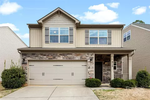 912 Harbor Islands Ct, Gastonia, NC 28056