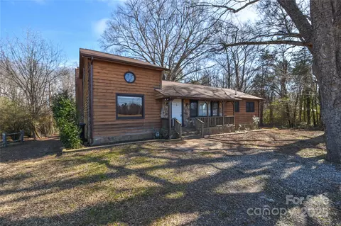 233 Third Creek Rd, Statesville, NC 28677