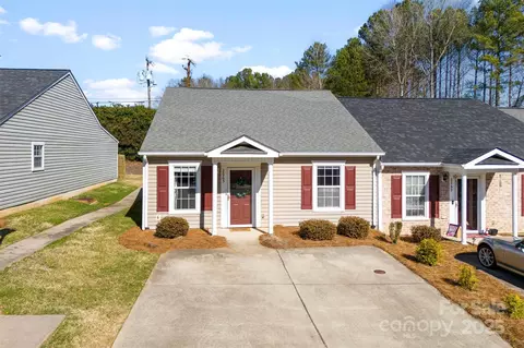 2065 Pin Oak Pl, Cramerton, NC 28032