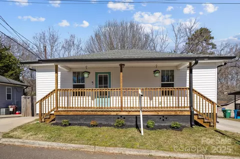 544 Baltimore Dr, Cramerton, NC 28032