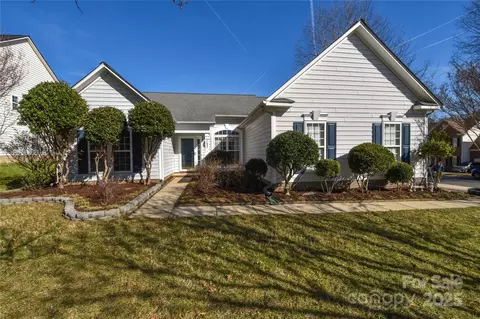 157 Red Tip Ln, Mooresville, NC 28117