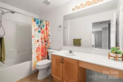 Bath - 7908 Mariners Pointe Cir, Denver, NC 28037 photo 3 of 3