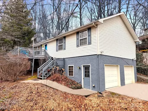 330 Sleepy Hollow Dr, Waynesville, NC 28785