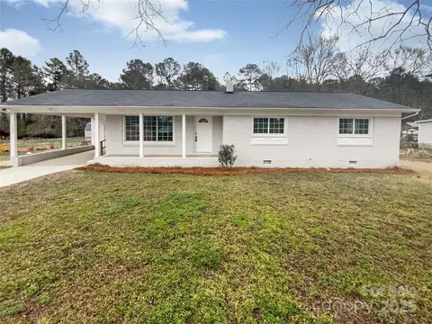 5680 Hillsdale St, Fort Lawn, SC 29714