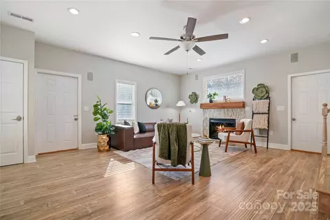 Living - 121 Easter Ln, Davidson, NC 28036 photo 1 of 4