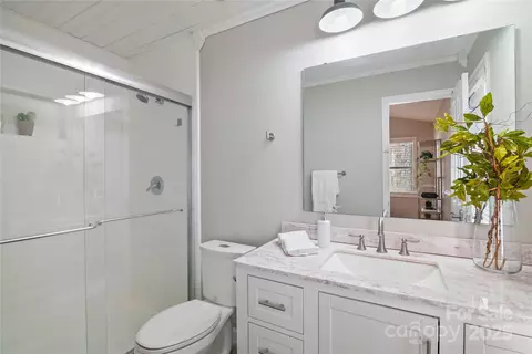 Bath - 121 Easter Ln, Davidson, NC 28036 photo 1 of 2